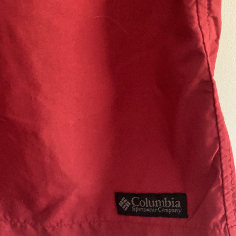 Columbia Women's Red Shorts - Picture 3 of 11